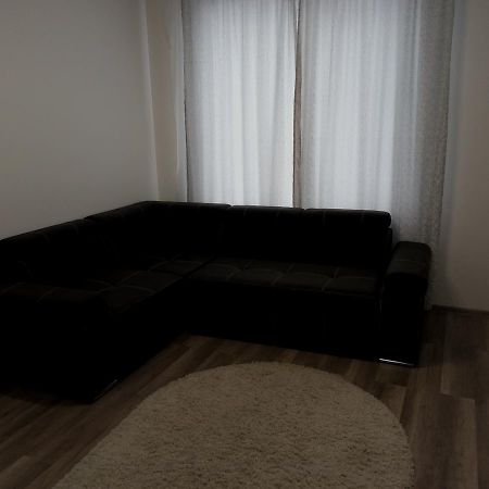 Gil Apartments, On Mynaiska 18 Uzhhorod Bagian luar foto