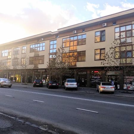 Gil Apartments, On Mynaiska 18 Uzhhorod Bagian luar foto