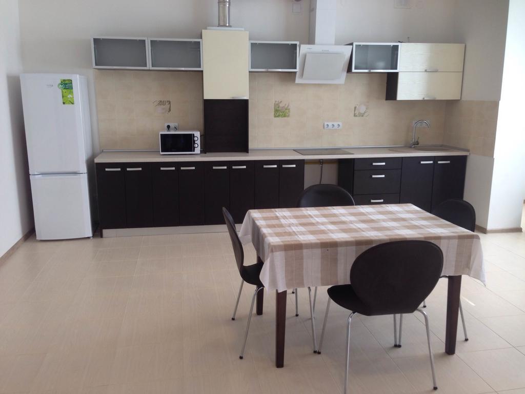 Gil Apartments, On Mynaiska 18 Uzhhorod Bagian luar foto