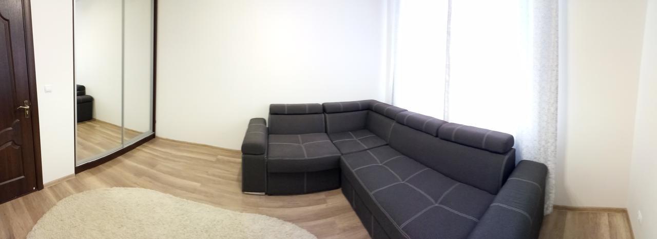 Gil Apartments, On Mynaiska 18 Uzhhorod Bagian luar foto