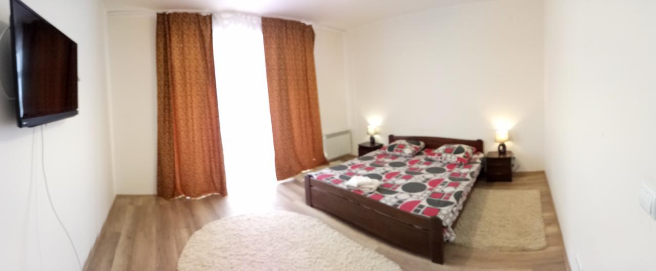 Gil Apartments, On Mynaiska 18 Uzhhorod Bagian luar foto
